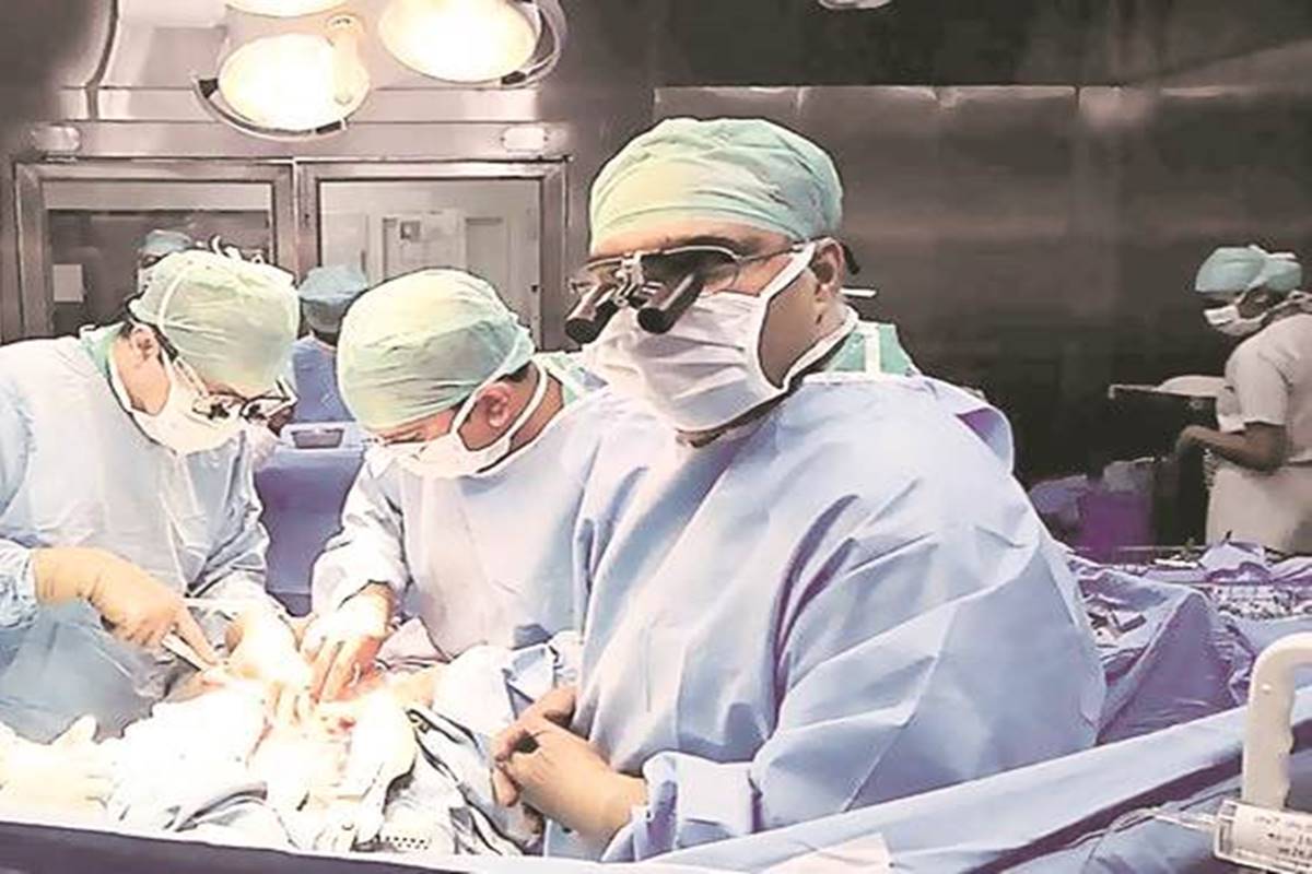 rare-spinal-condition-of-an-iraqi-girl-treated-at-apollo-hospital-delhi
