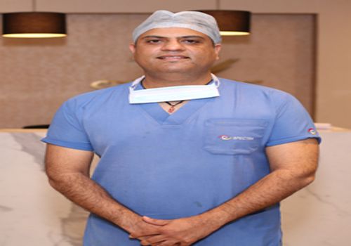 Dr. Suraj Munjal, øjenkirurg i Delhi